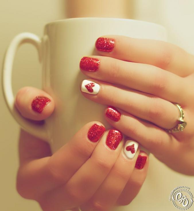 heart red  nail
