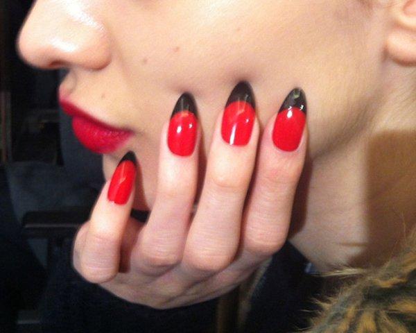 black-and-red-nails