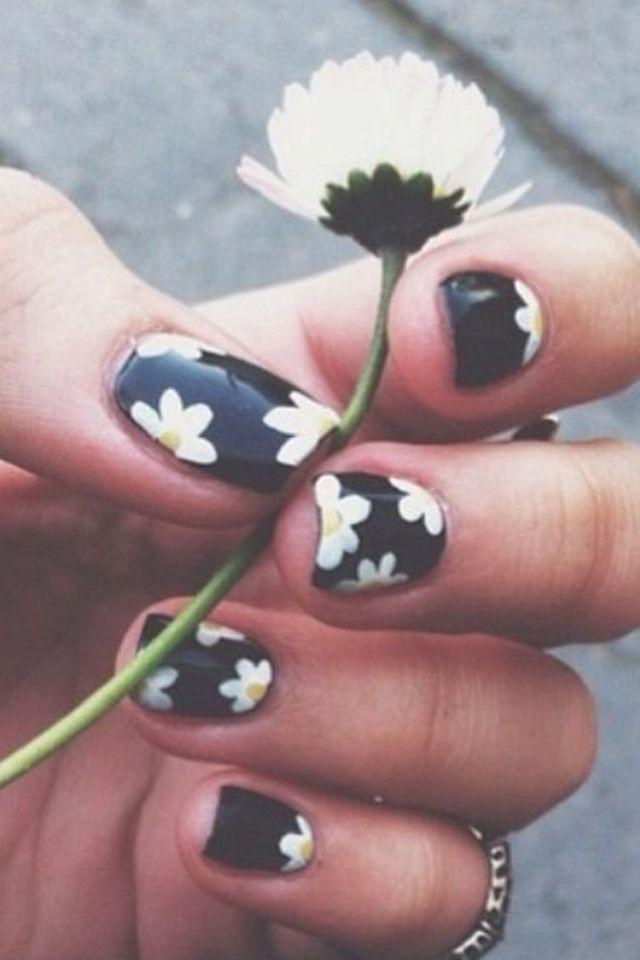Daisy nails- this look could work for both everyday and g… | Pinterest