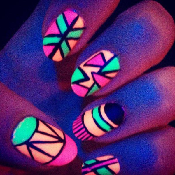 glow nails-2