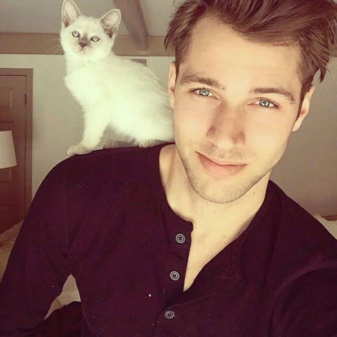 “Hot Dudes with Kittens” Is an Internet Dream Come True - My Modern Met