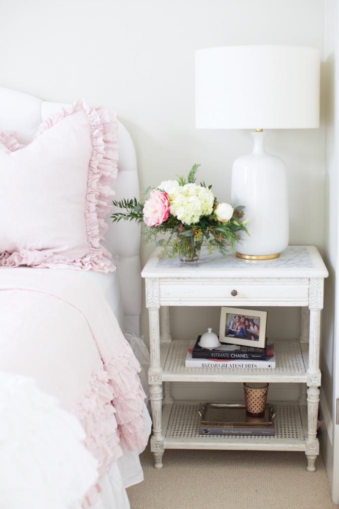 blush-pink-bedroom-design-inspo