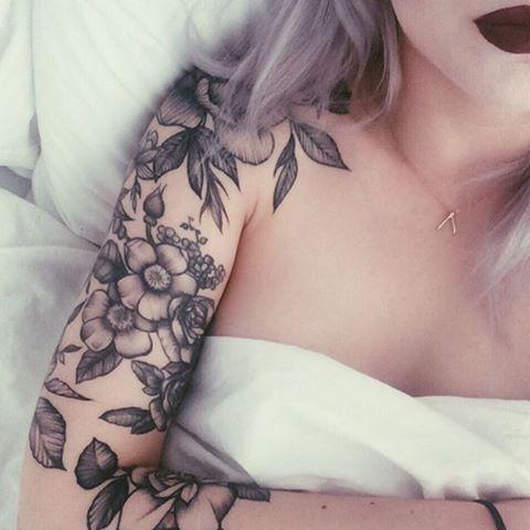 sleeve tattoo/Instagram
