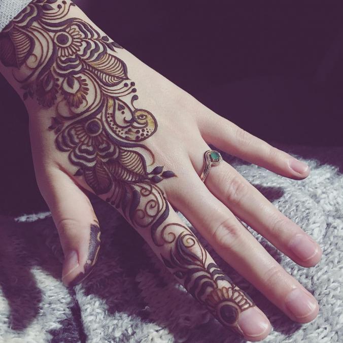 Amazing henna on hand