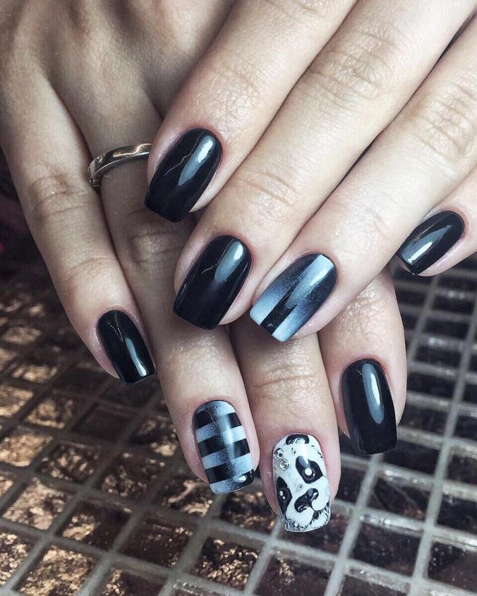 Black and white nail art
