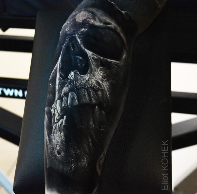 Realistic  skull  tattoo