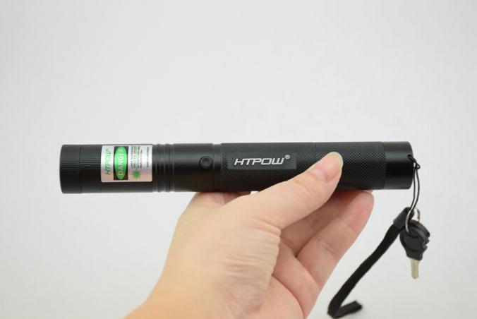 Pointeur Laser Vert 3000mw ( http://www.lazerpuissant.com/3000mw/product-2.html )