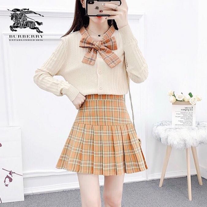 Burberry Check Skirt Outfit In Yellow