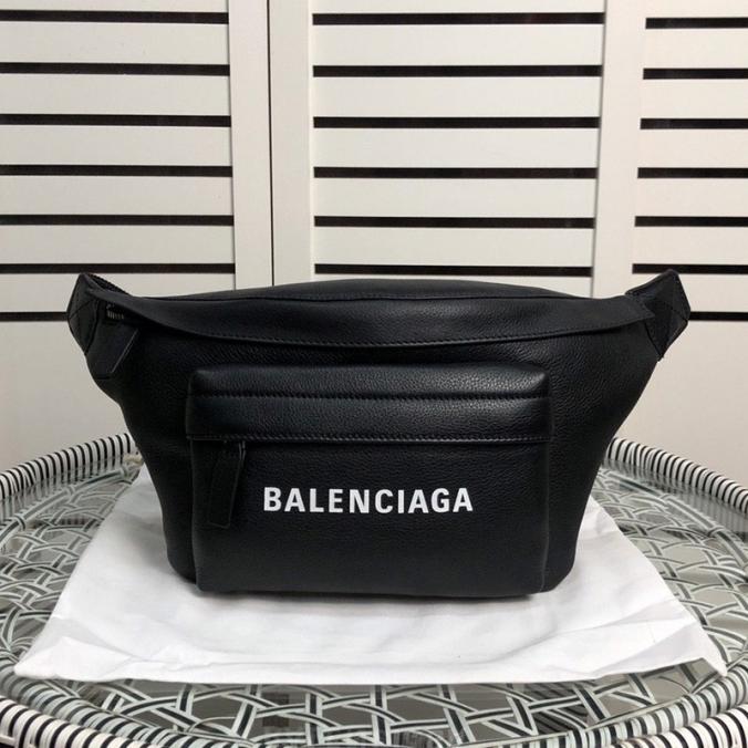 Balenciaga Everyday Beltpack In Black