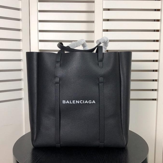 Balenciaga Everyday Medium Tote Bag Calfskin In Black