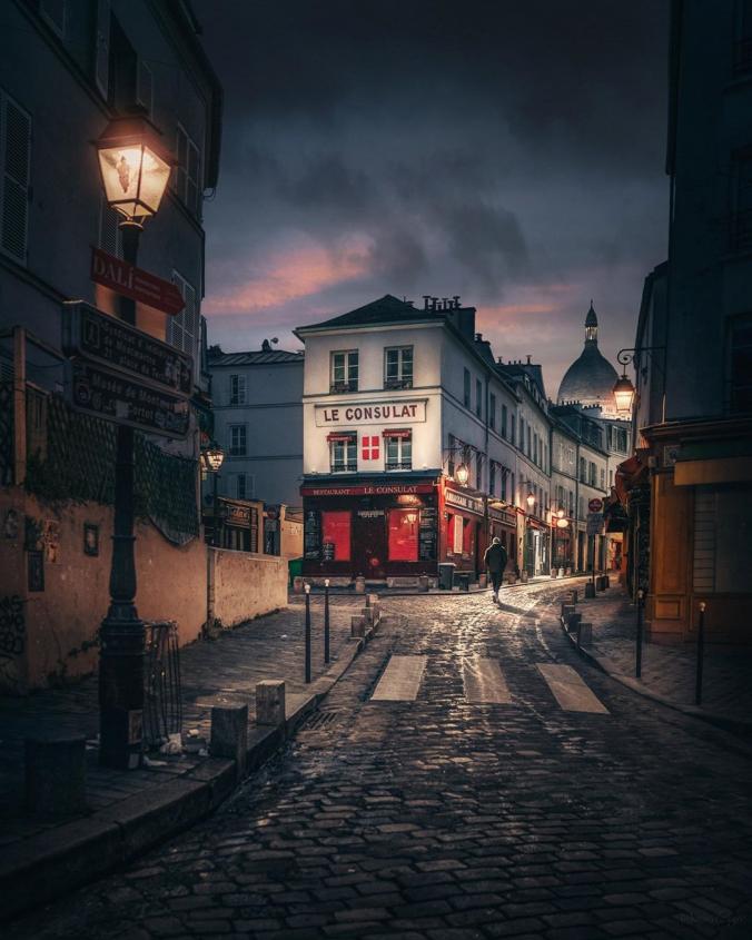 Michael Sidofsky on Instagram ：“Montmartre at dusk ✨”