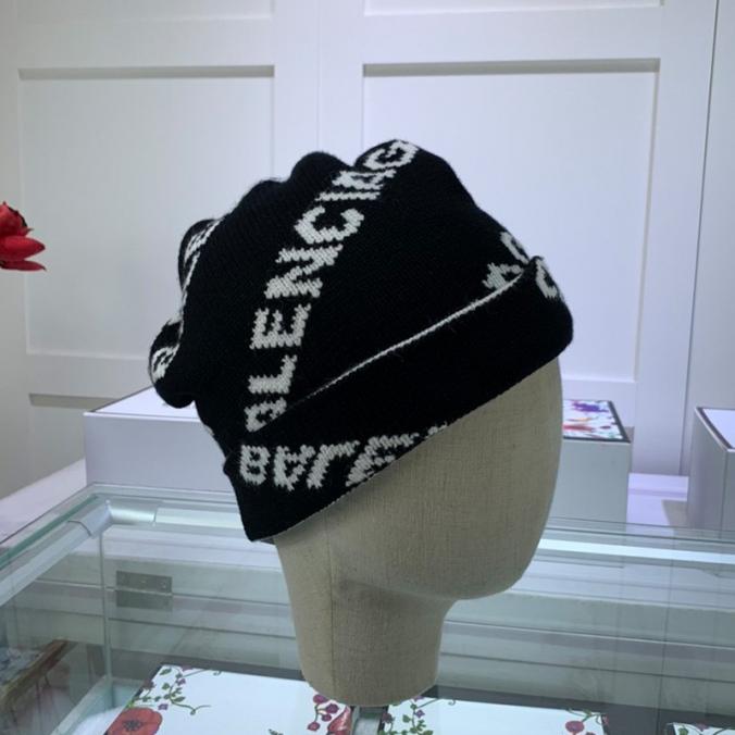 Balenciaga Logo Knit Hat In Black