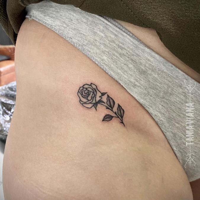 The Clock Tattoo on Instagram: “Studio @theclocktattoo artist @taniaviana.tattoo  small rose