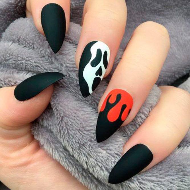 Scary Halloween Stilleto Nails 