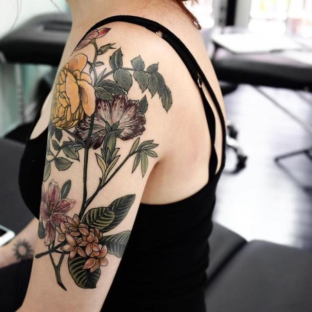 Tatuagens de flores para as mulheres