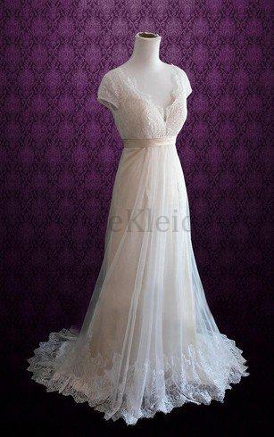Klassisches Sweep Zug Tiefer V Ausschnitt Brautkleid aus Tüll mit Gürtel