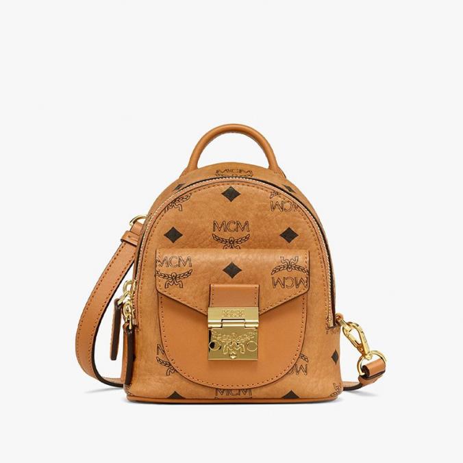 -Brown MCM Patricia Crossbody Backpack.
-Visetos Leather.
-Backpack Handle, Adjustable Backpack Straps.
-Two way zip closure.
-Use the strap...