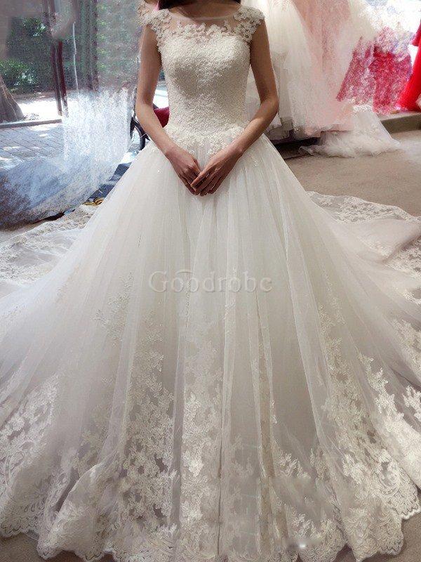 Robe de mariée cordon de traîne moyenne avec sans manches col en bateau en tulle