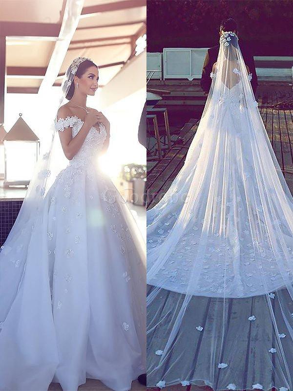 Robe de mariée naturel de traîne mi longue en satin manche nulle avec chiffon