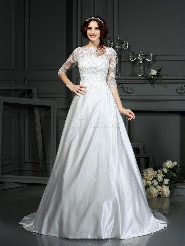 Robe de mariée longue en satin de princesse avec décoration dentelle