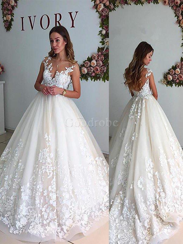 Robe de mariée de col en v a ligne en tulle de traîne moyenne avec sans manches
